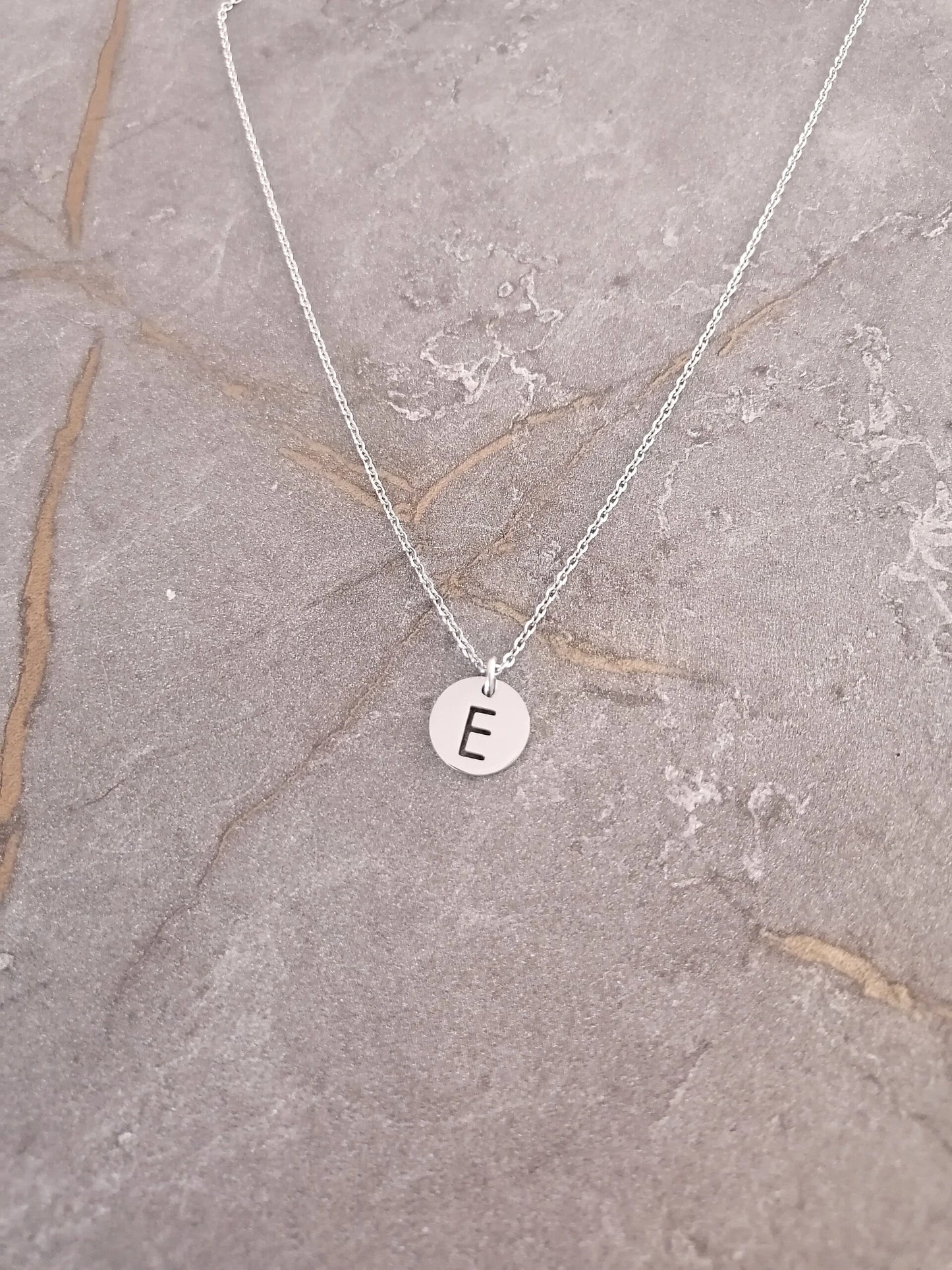 Initialen ketting - ronde bedel met letter